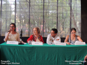 Hector Cisneros. Presentación del poemario El agua y las luciernagas en la UACM.