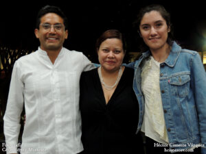 Hector Cisneros, Ireri Campos y Abril Albarran. Presentación del poemario El agua y las luciernagas en la UACM.