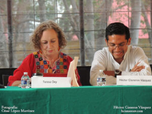 Hector Cisneros. Teresa Dey. Presentación del poemario El agua y las luciernagas en la UACM.